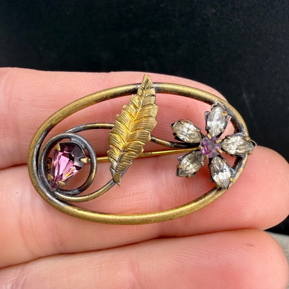 Vintage Victorian Flower Brooch Gold Tone Rhinestone Purple